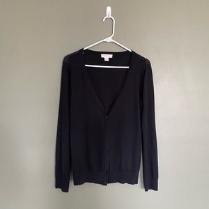 SIMPLE BLACK BUTTON DOWN CARDIGAN